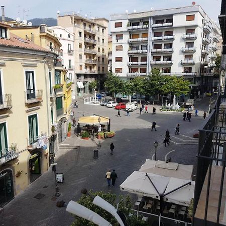 Zelzar Salerno Centro Hotell Exteriör bild