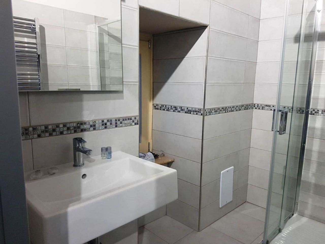 Zelzar Salerno Centro Hotell Exteriör bild