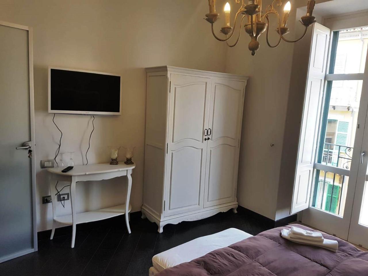Zelzar Salerno Centro Hotell Exteriör bild