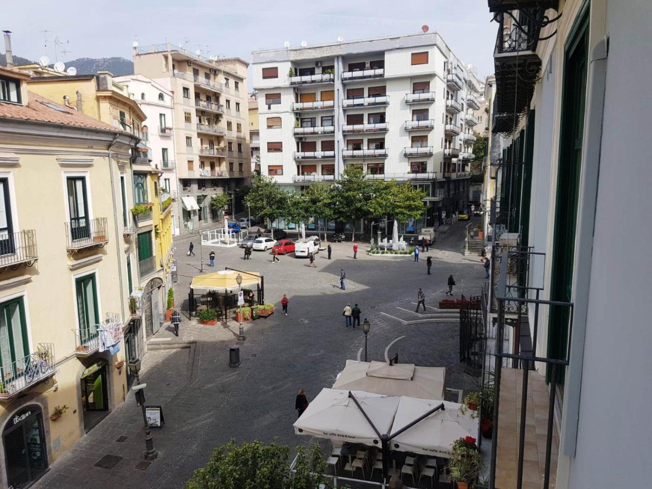 Zelzar Salerno Centro Hotell Exteriör bild