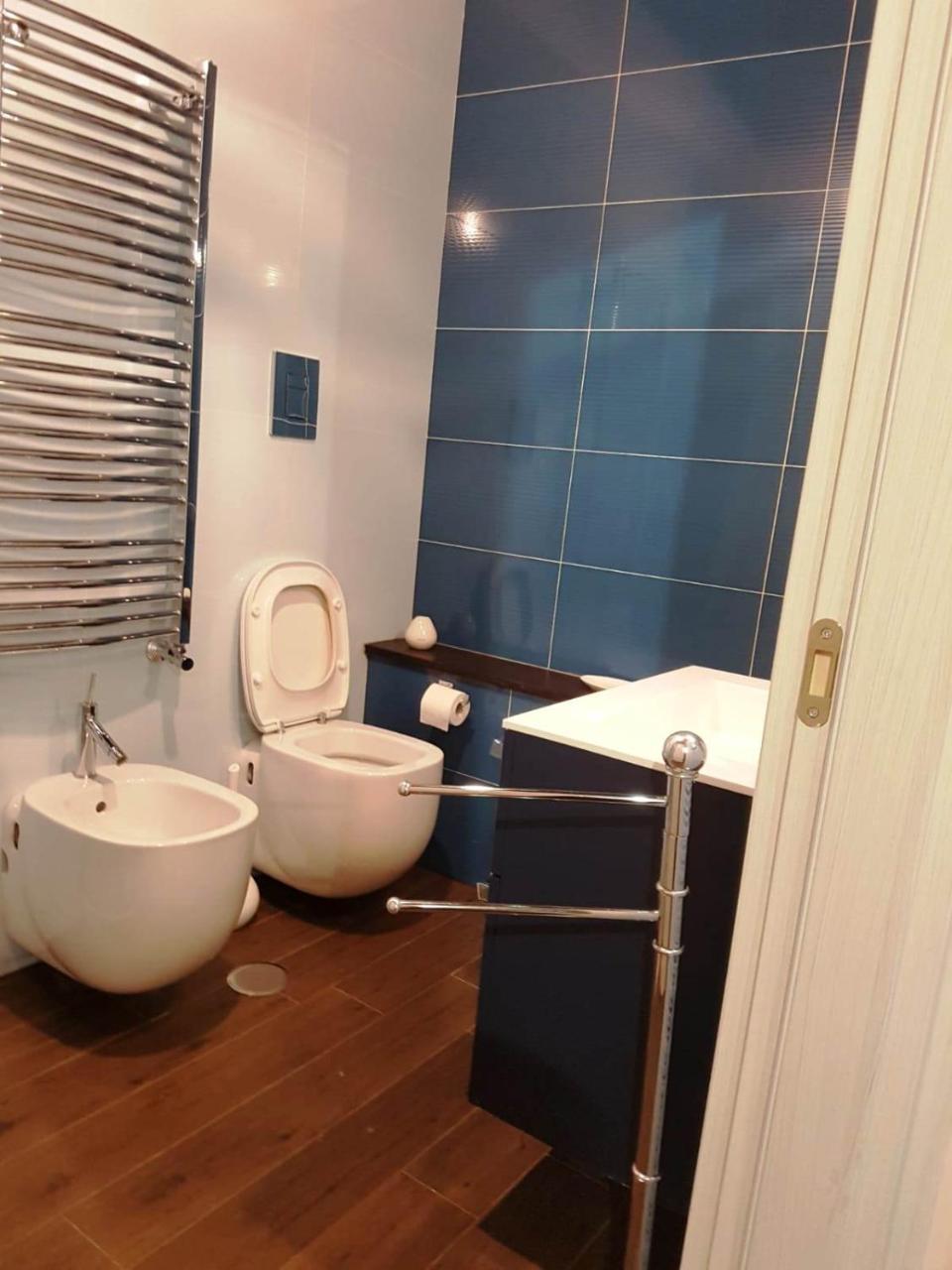 Zelzar Salerno Centro Hotell Exteriör bild